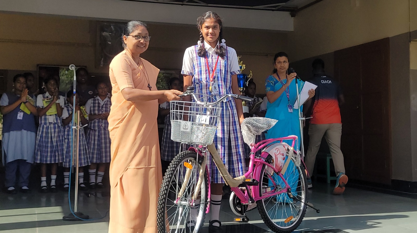Best Player of the Tournament: S. Sreenithi got Bicycle